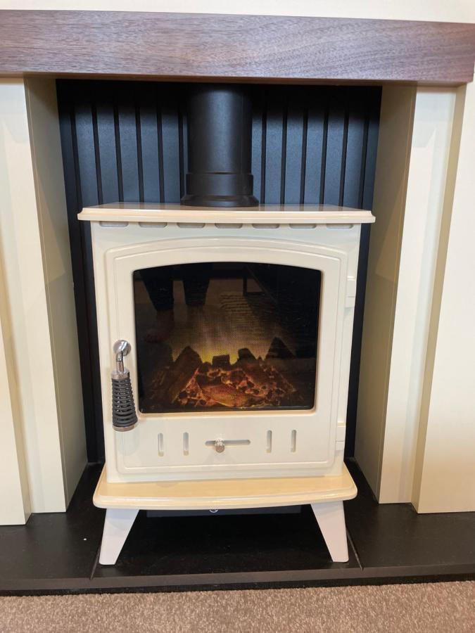 Lovely Flat Set In Parish Boundary Of Instow Apartment Exterior photo