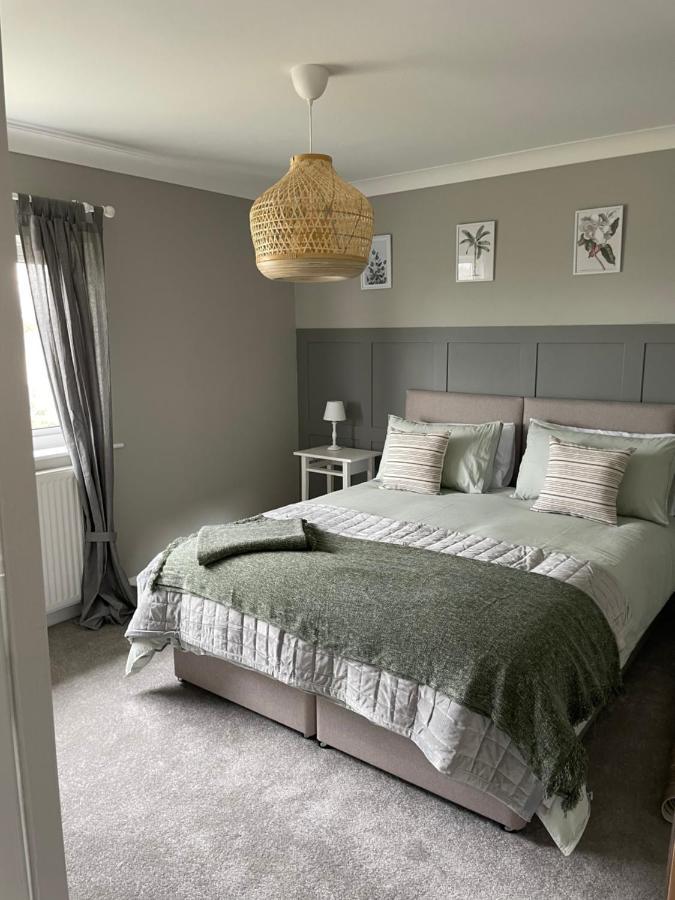 Lovely Flat Set In Parish Boundary Of Instow Apartment Exterior photo